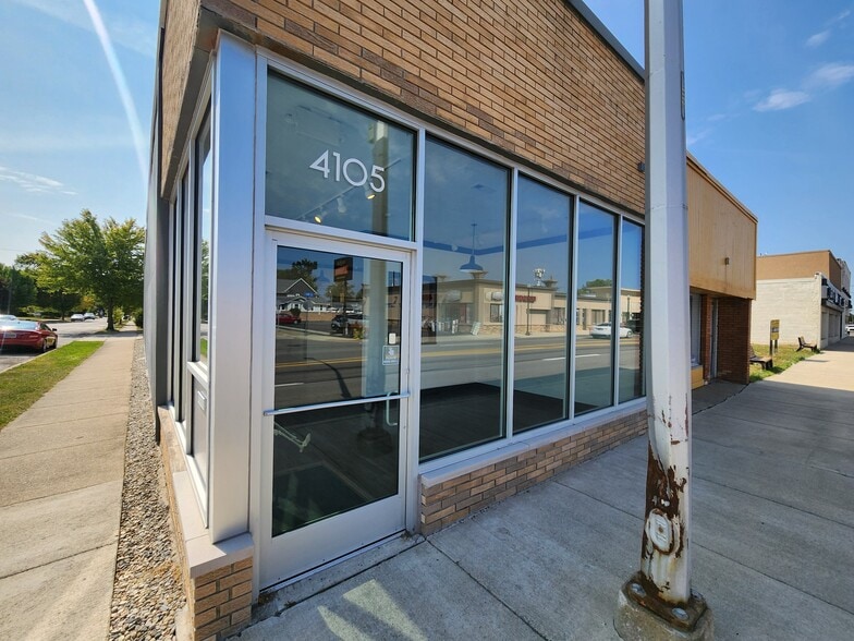 More Photos Of 4105 12 Mile Rd, Berkley Storefront For Sale