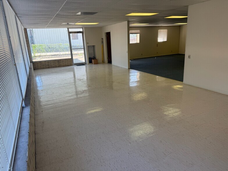 More Photos Of 107 S Lee St, Fredericksburg Flex For Lease