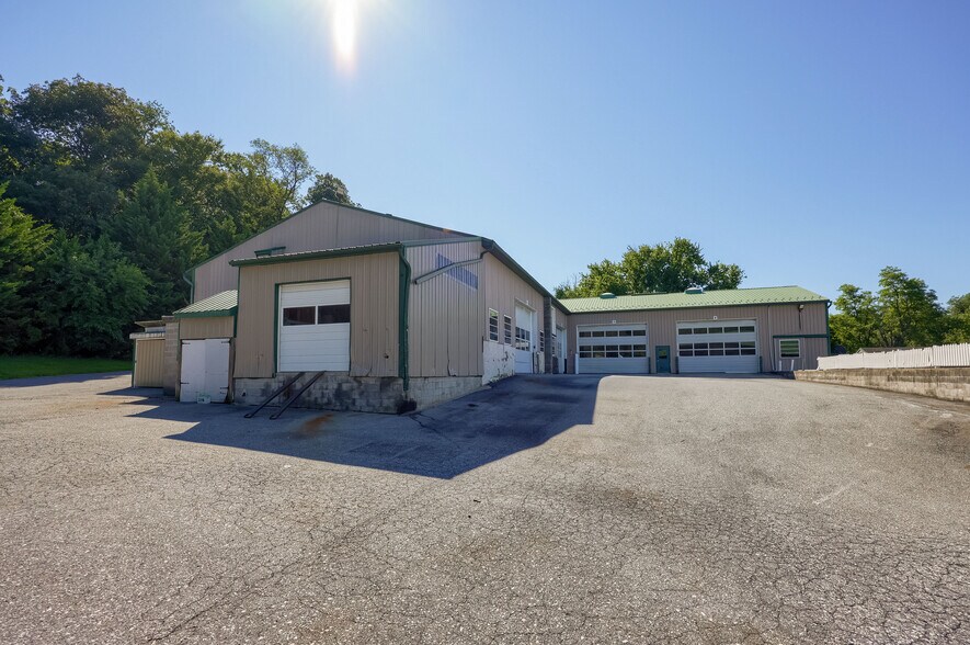 More Photos Of 197 Pencroft Dr N, Holtwood Industrial For Sale