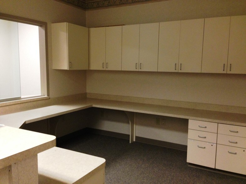 More Photos Of 399 W Campbell Rd, Richardson Medical For Lease