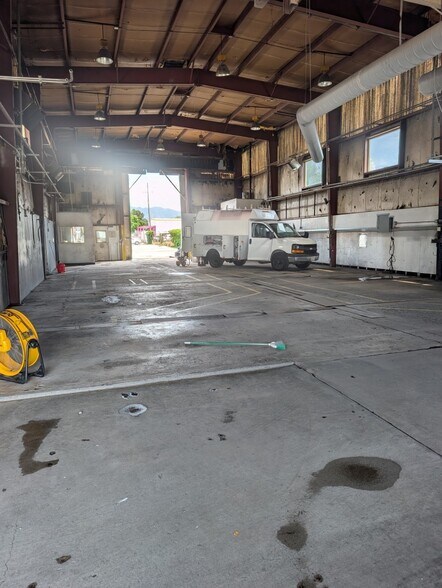 More Photos Of 762 S Redwood Rd, Salt Lake City Warehouse For Lease
