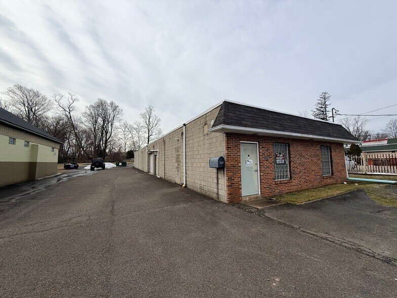 More Photos Of 1525 Parkway Ave, Trenton Manufacturing For Lease