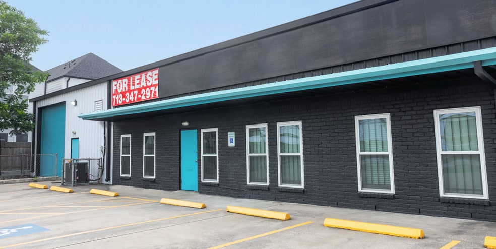 More Photos Of 1906 Johanna Dr, Houston Warehouse For Lease