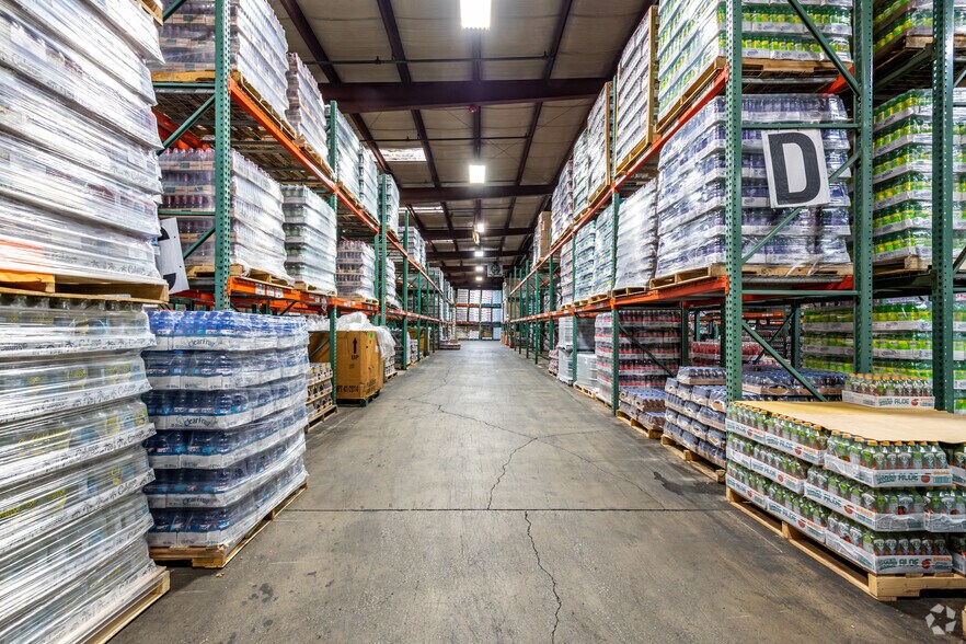 More Photos Of 5900 Pennsylvania Ave, Maple Heights Distribution For Lease