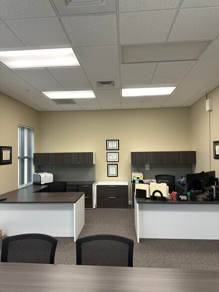 More Photos Of 7313 International Pl, Sarasota Office For Lease