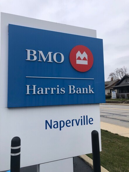 More Photos Of 503 N Washington St, Naperville Bank For Lease