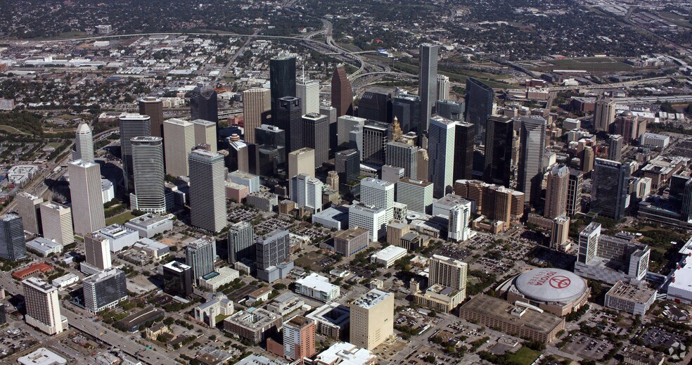More Photos Of 421 Fannin St, Houston Office For Sale