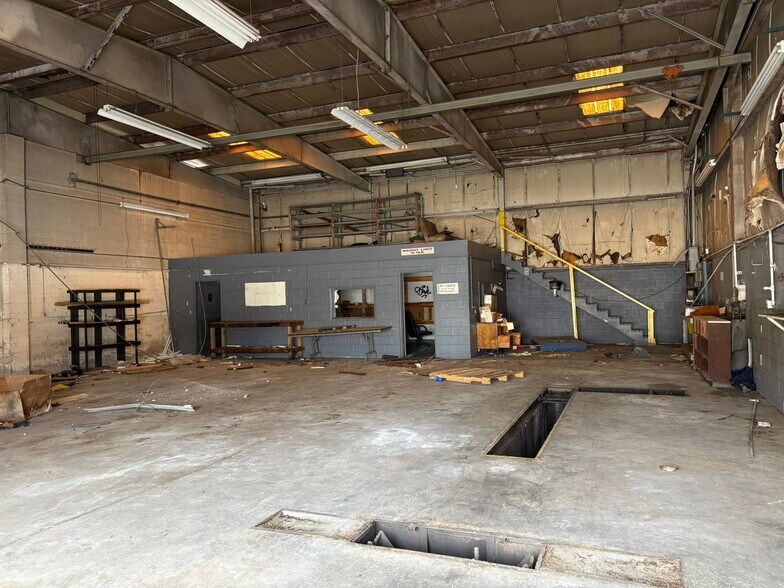 More Photos Of 2255 Gray Hwy, Macon-Bibb Service For Sale