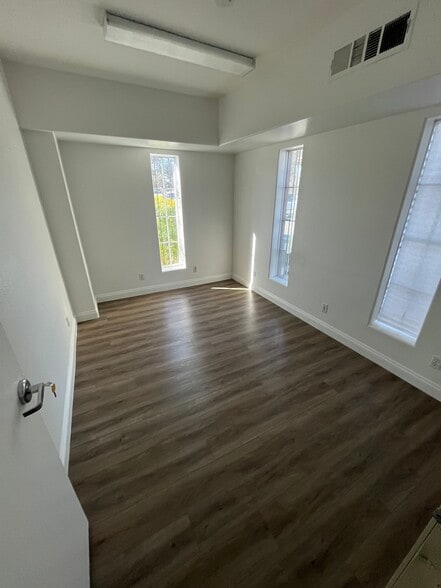 More Photos Of 6150 Transverse Dr, Las Vegas Office For Sale