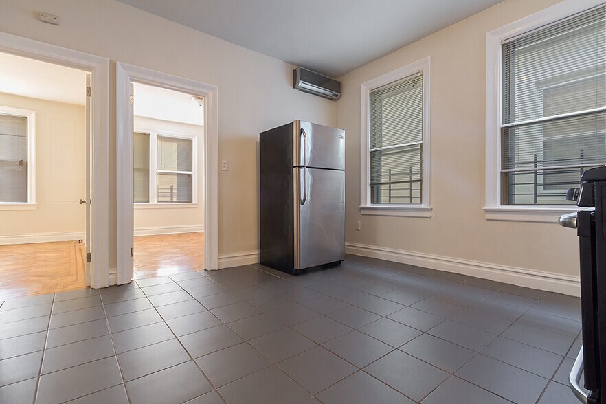 More Photos Of 7 Newark Bay Ct, Bayonne Apartments For Sale