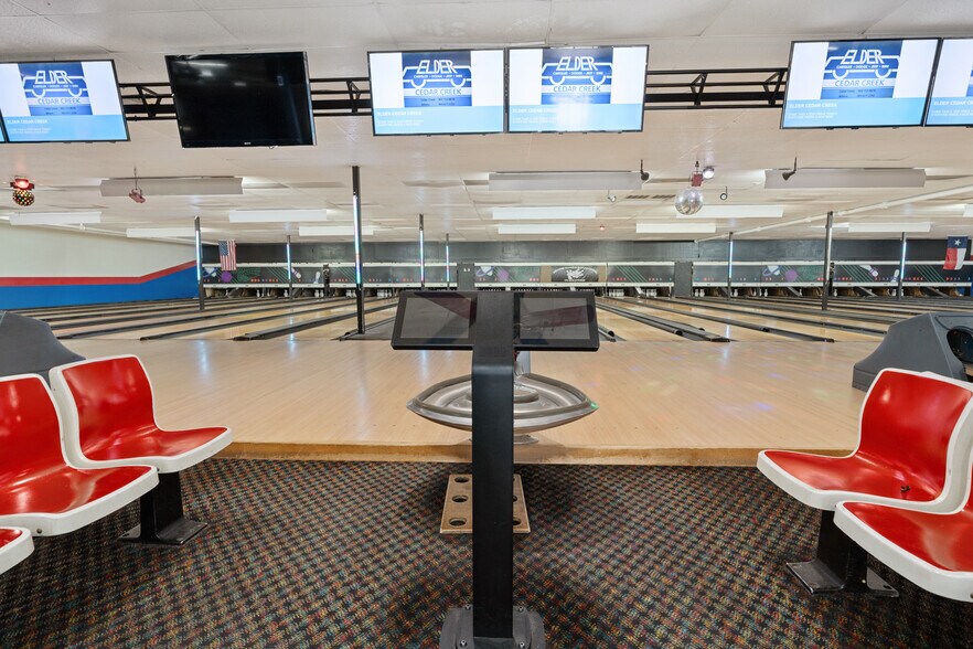 More Photos Of 900 W Corsicana St, Athens Bowling Alley For Sale