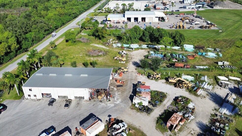 More Photos Of 16751 Old US Highway 41, Fort Myers Warehouse For Lease