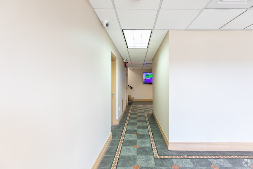 More Photos Of 4675 Ponce de Leon Blvd, Coral Gables Medical For Lease