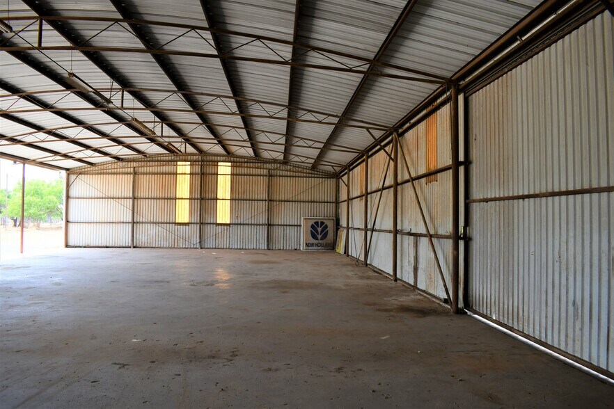 More Photos Of 1737 Hwy 81, Pearsall Warehouse For Sale