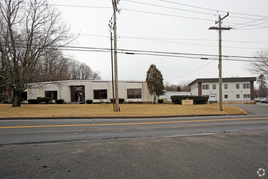 More Photos Of 50 Miry Brook Rd, Danbury Warehouse For Sale
