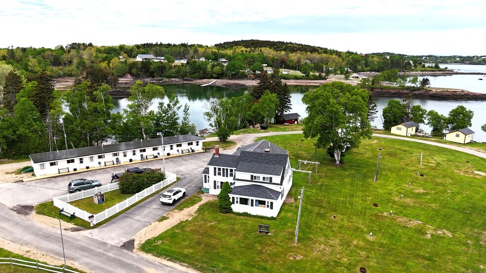 More Photos Of 24 Harris Point Rd, Eastport Hotel For Sale