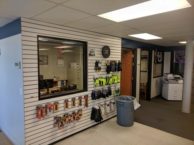 More Photos Of 695 N 900 W, Kaysville Warehouse For Lease