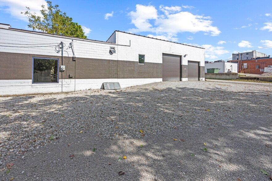 More Photos Of 518 Jefferson St, Fulton Flex For Lease