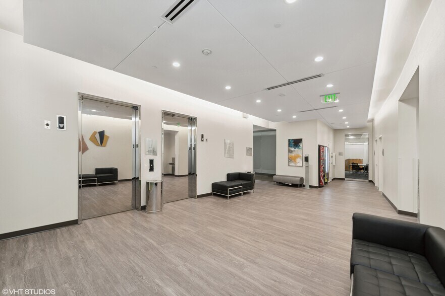More Photos Of 6957 W Plano Pky, Plano Medical For Lease
