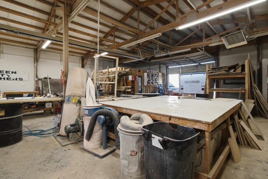 More Photos Of 1398 S Valley Rd, West Plains General Retail For Sale