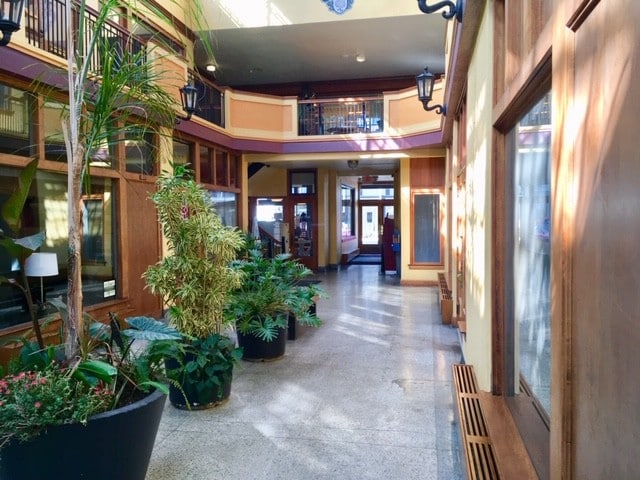 More Photos Of 125 E Charles St, Muncie Storefront Retail Office For Lease