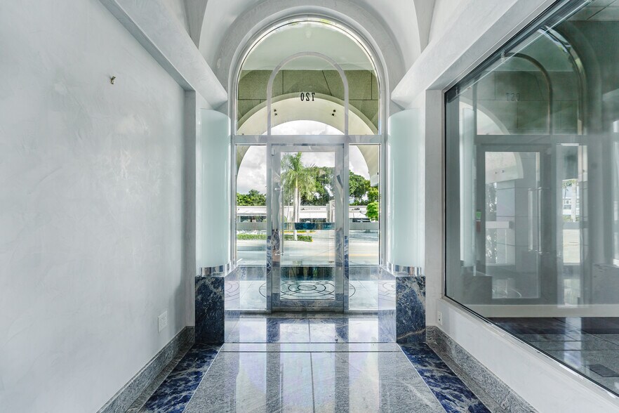 More Photos Of 720 E Palmetto Park Rd, Boca Raton Office For Lease