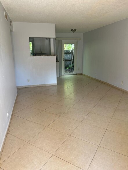 More Photos Of 1111 SW 4th St, Fort Lauderdale Apartments For Sale