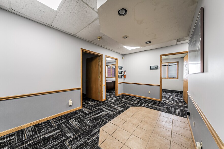 More Photos Of 4259 Lake Rd, Lorain Office For Sale