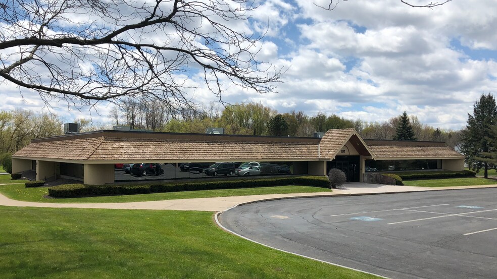 More Photos Of 101 Old Cove Rd, Liverpool Office For Lease