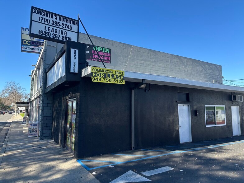 More Photos Of 333 W 17th St, Santa Ana Freestanding For Lease