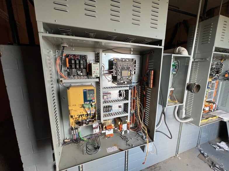 More Photos Of 100 N Main St, Corsicana Office Residential For Sale