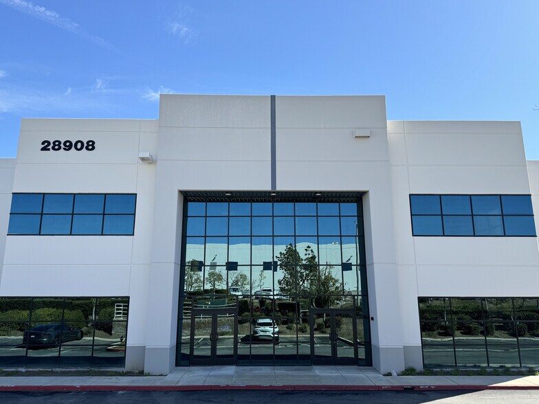 More Photos Of 28908 Avenue Paine, Valencia Warehouse For Lease
