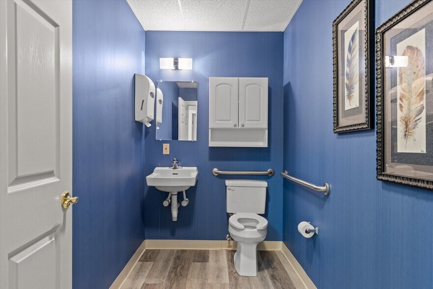 More Photos Of 6166 Shallowford Rd, Chattanooga Medical For Sale