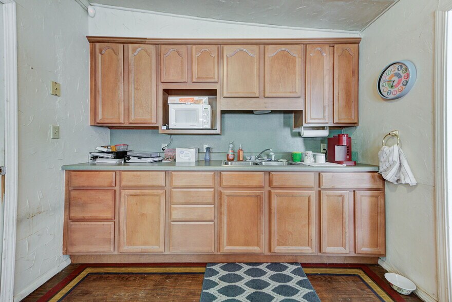 More Photos Of , El Reno Office For Sale