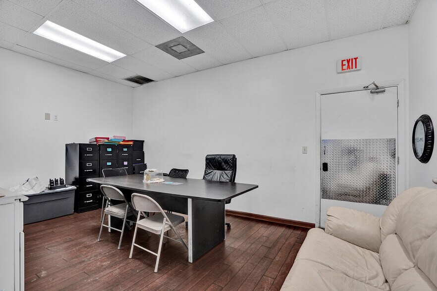 More Photos Of 850 NW 12th Ter, Pompano Beach Warehouse For Sale