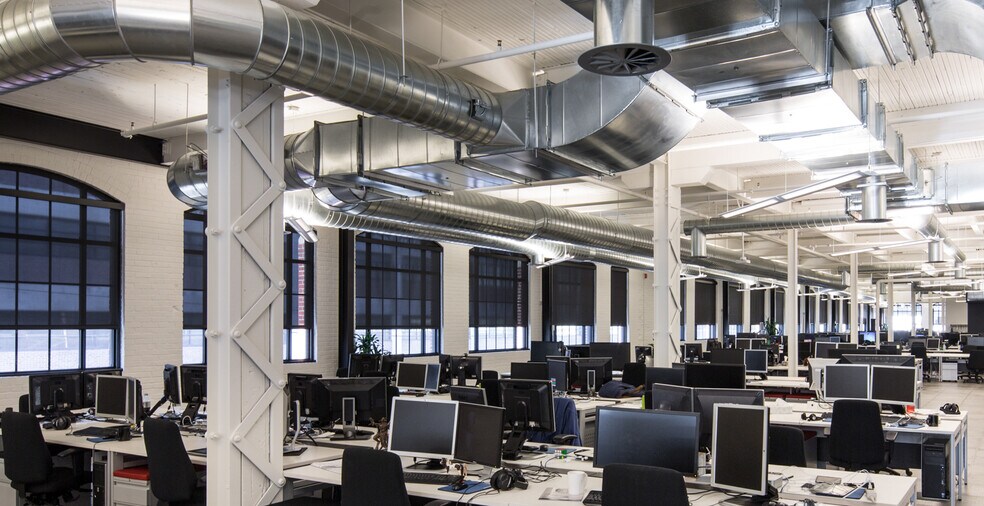 More Photos Of 7236-7262 Rue Marconi, Montréal Office For Lease