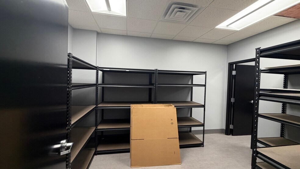 More Photos Of 130 Seaboard Ln, Franklin Flex For Sale