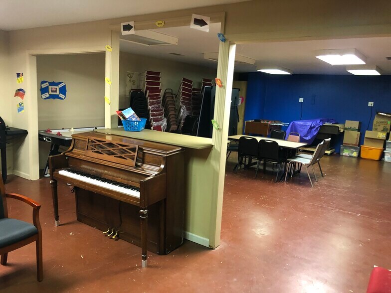 More Photos Of 787 Paden Dr, Lawrenceville Religious Facility For Lease