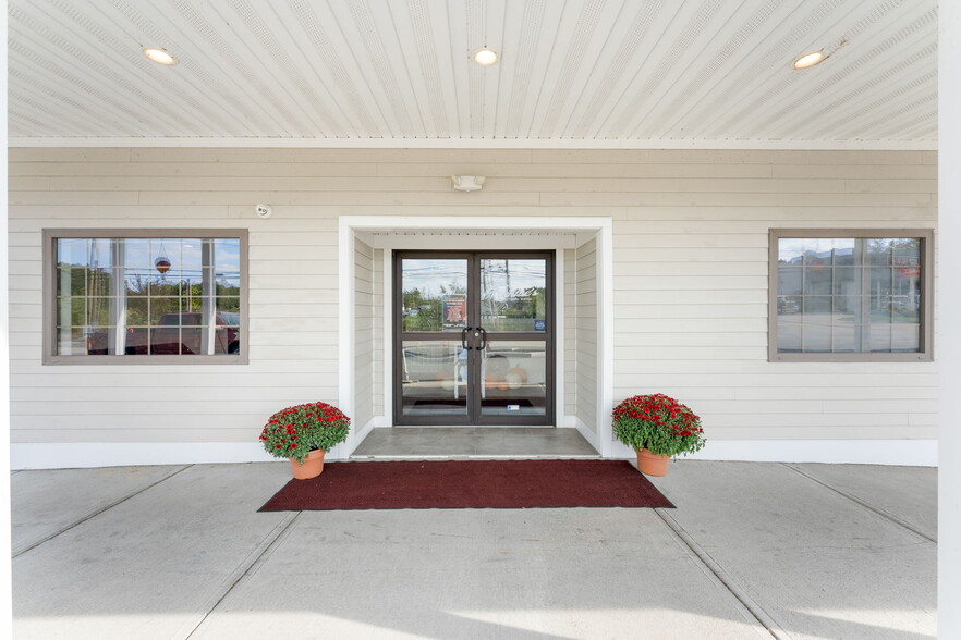 More Photos Of 119 Washington St, Plainville Restaurant For Lease
