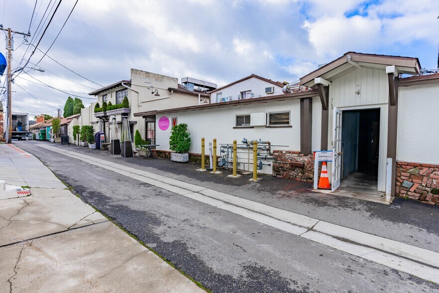 More Photos Of 1400 Glenneyre St, Laguna Beach Storefront Retail Office For Sale