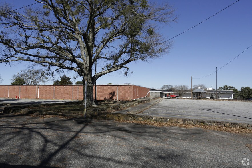 More Photos Of 400 Bon Air St, Mauldin Warehouse For Lease