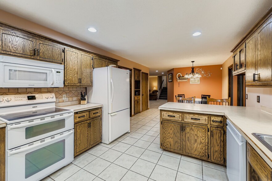 More Photos Of 198 35th St NE, Buffalo Warehouse For Sale