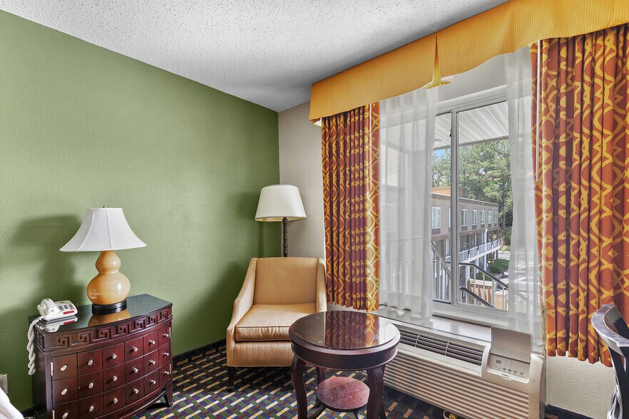 More Photos Of 155 Vulcan Rd, Birmingham Hotel For Sale