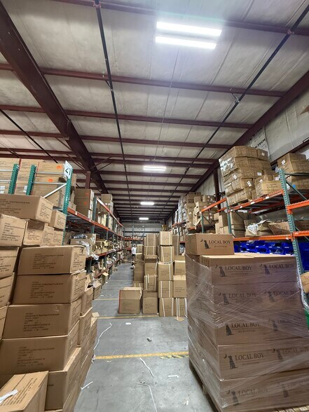 More Photos Of 2100 Commerce Dr, Cayce Warehouse For Lease