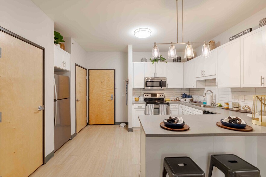 More Photos Of 310-330 15th Ave SE, Minneapolis Apartments For Lease