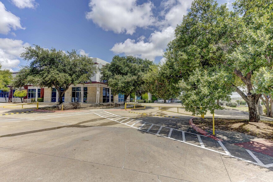More Photos Of 9100 Hwy 290 E, Austin Research And Development For Sale