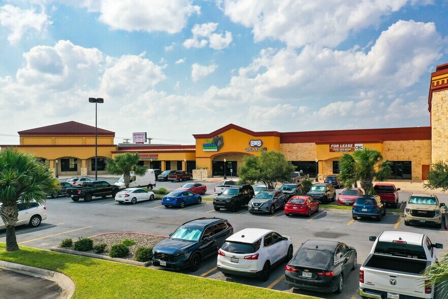 More Photos Of 1901-2001 W Trenton Rd, Edinburg Storefront For Lease