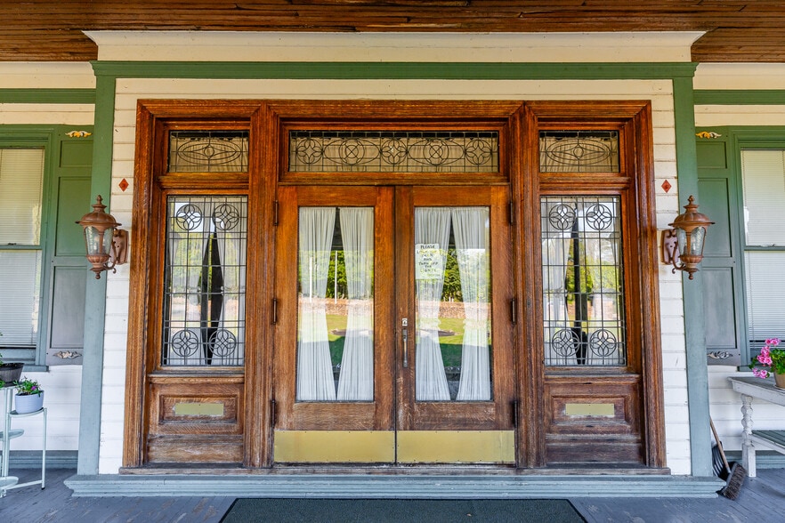 More Photos Of 1266 National Pike, Hopwood Apartments For Sale