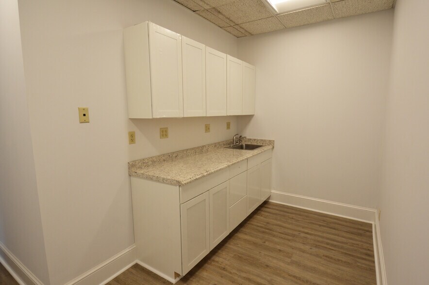 More Photos Of 119 Brookstown Ave, Winston-Salem Office For Lease