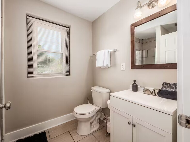 More Photos Of 370-372 Forest St, Columbus Apartments For Sale